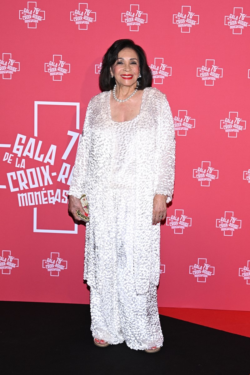 Η Dame Shirley Bassey
