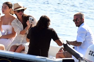 Τι κάνει σήμερα η Rebecca Loos, η γυναίκα που αναστάτωσε τη ζωή του David και της Victoria Beckham πριν από 20 χρόνια; - εικόνα 1