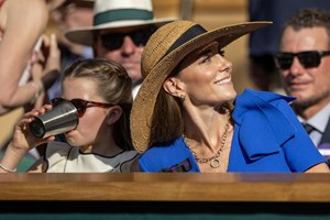 Kate Middleton | Το φόρεμά της είναι στο διαχρονικό μοτίβο που δεν πρέπει να λείπει από τη συλλογή καμίας γυναίκας - εικόνα 1