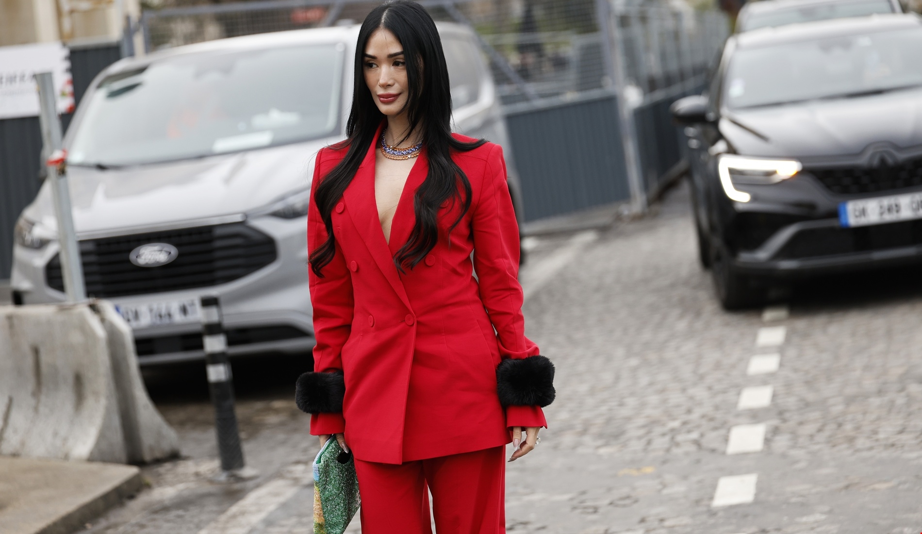 5 κόκκινα κομμάτια από τη Mango που μπορείς να φορέσεις στο ραντεβού σου