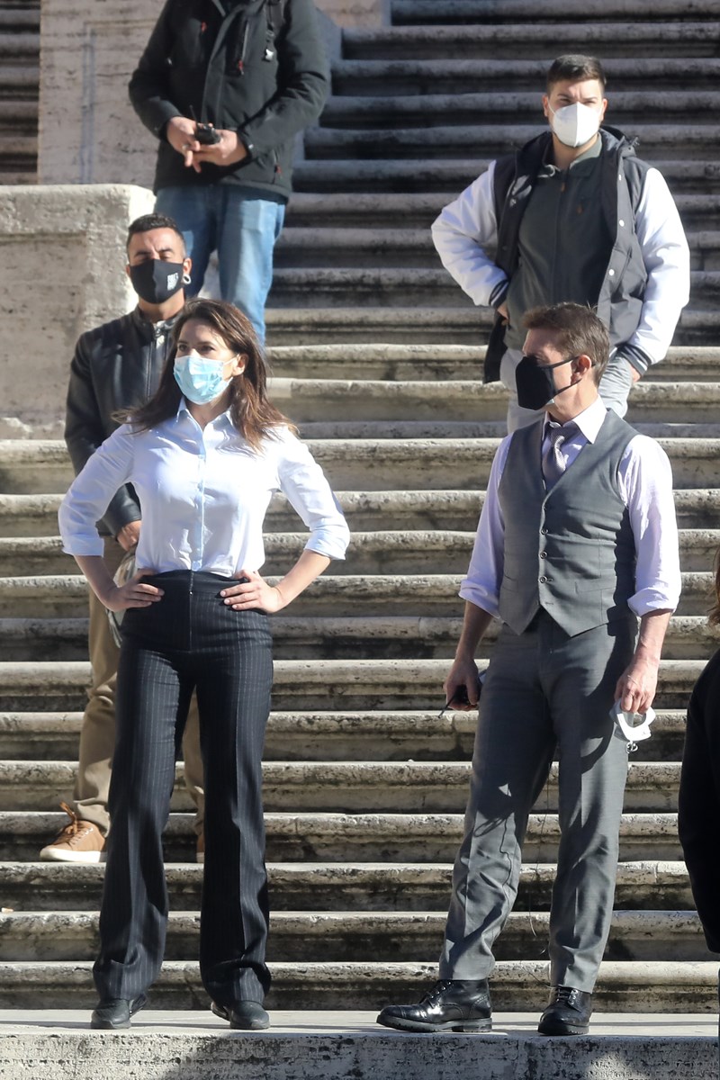 Tom Cruise -Hayley Atwell