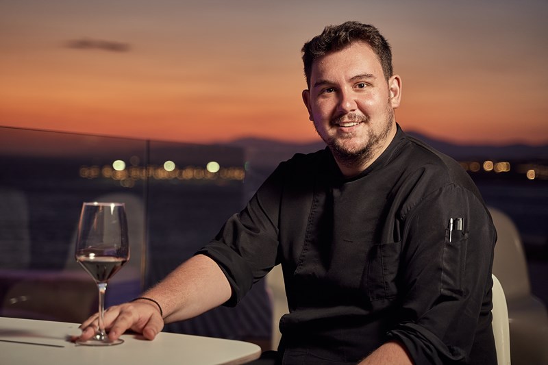 Kouros Hotel & Suites