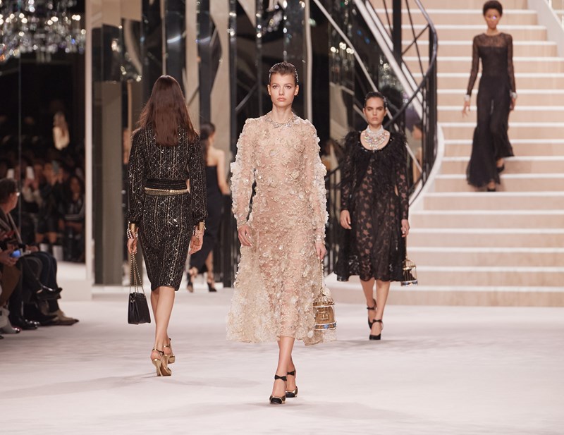 Chanel Métiers d’art | Η Virginie Viard επέστρεψε στους κώδικες της Gabrielle