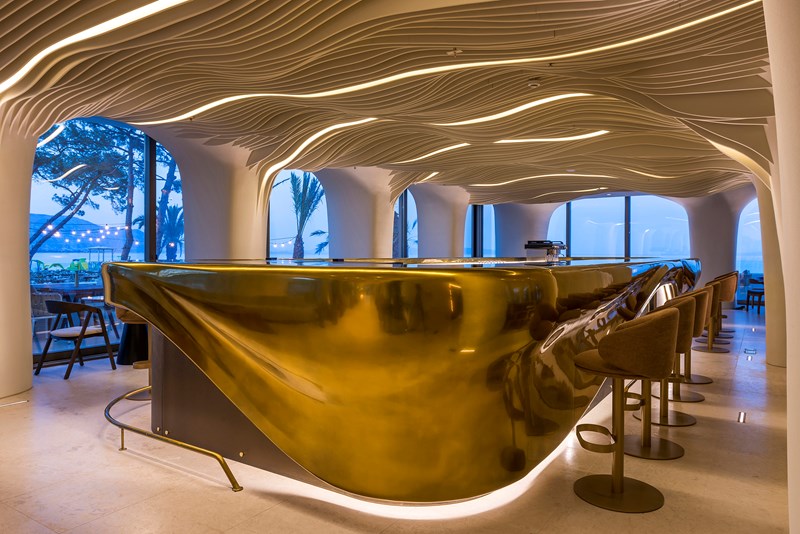 Isla Brown Corinthia