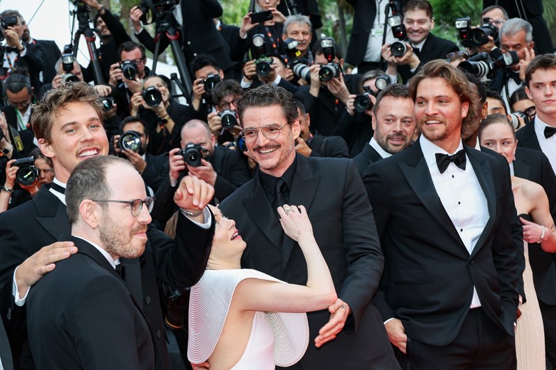 emma stone pedro pascal