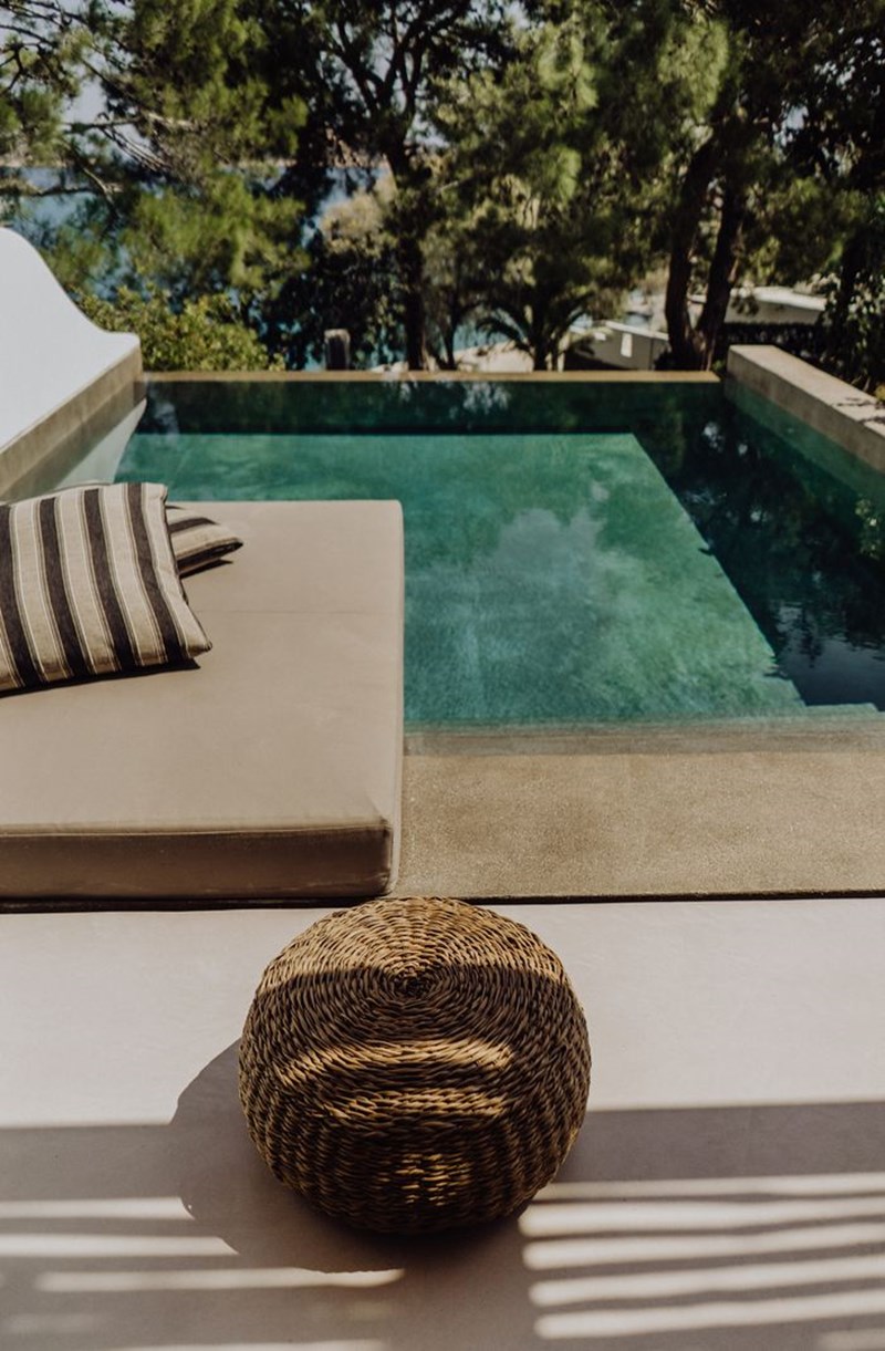 Minos Beach art hotel