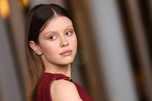 Αυτό το σαμπουάν θα βοηθήσει τα μαλλιά σου να γίνουν πιο ξανθά από τον καλοκαιρινό ήλιο (και η μυρωδιά του θυμίζει την παιδική μας ηλικία) - εικόνα 1