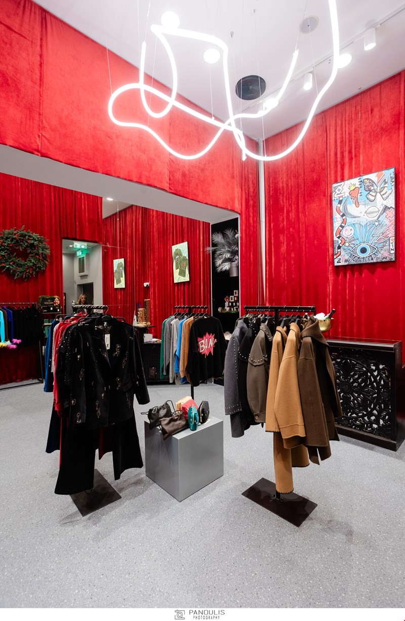 ZoeK | Λάμψη και υψηλή αισθητική στο νέο κατάστημα στο Golden Hal - εικόνα 4