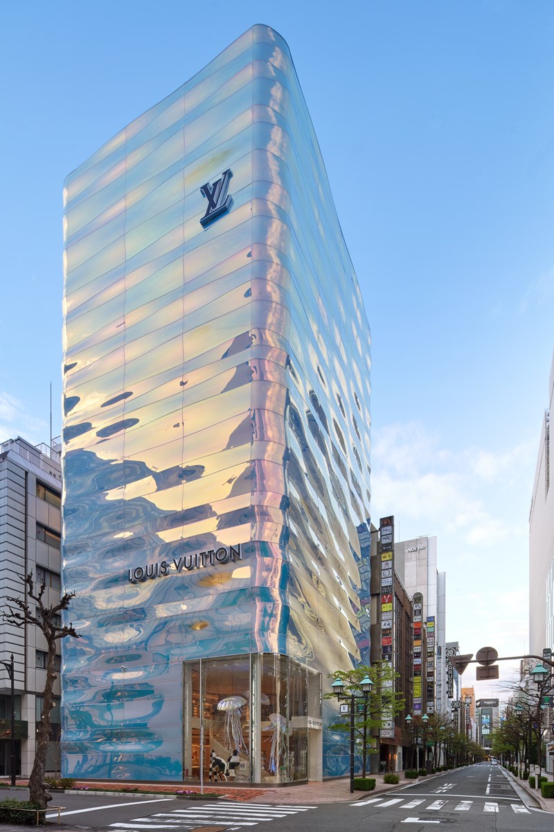Louis Vuitton Ginza Namiki Facade