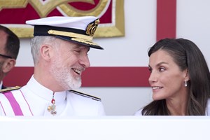 Kate Middleton | Το θηλυκό κοστούμι της είναι στην απόχρωση που δεν πρέπει να λείπει από τη θερινή σου γκαρνταρόμπα - εικόνα 2