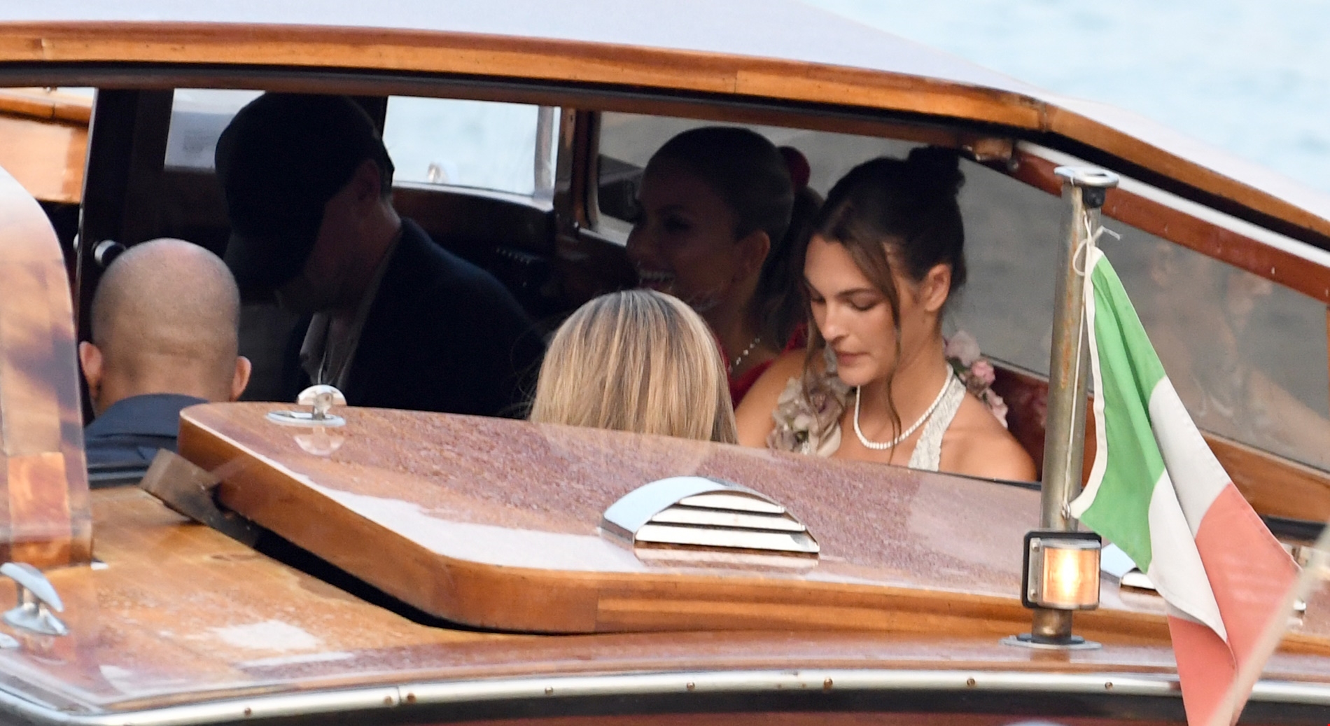 Leonardo di Caprio | Ιδιαίτερα διαχυτικός στις διακοπές του με τη Vittoria Ceretti