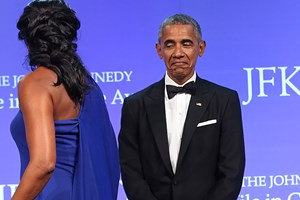 Barack και Michelle Obama ποζάρουν μαζί μετά από καιρό - εικόνα 1