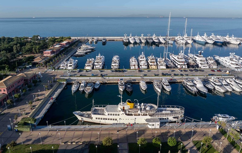 ΜΑΡΙΝΑ ΦΛΟΙΣΒΟΣ