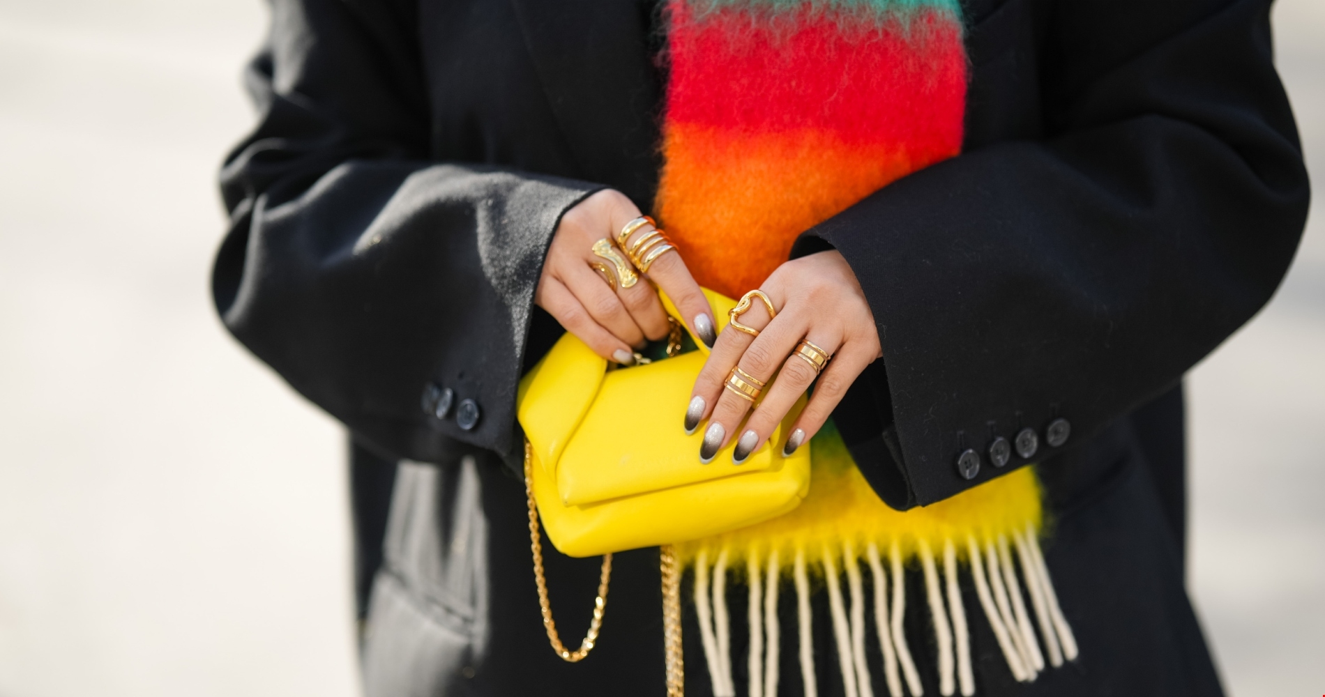 Έλλη Στάη | Με ρομαντικό μανικιούρ στη γλυκιά απόχρωση των ροζ ροδοπέταλων - εικόνα 2