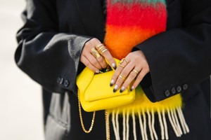 Έλλη Στάη | Με ρομαντικό μανικιούρ στη γλυκιά απόχρωση των ροζ ροδοπέταλων - εικόνα 2