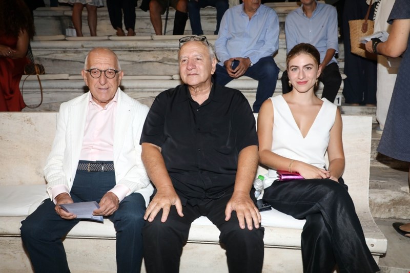 Ο Νικήτας Κακλαμάνης, ο Γιάννης Μερτζικώφ και η κόρη του, Υακίνθη
