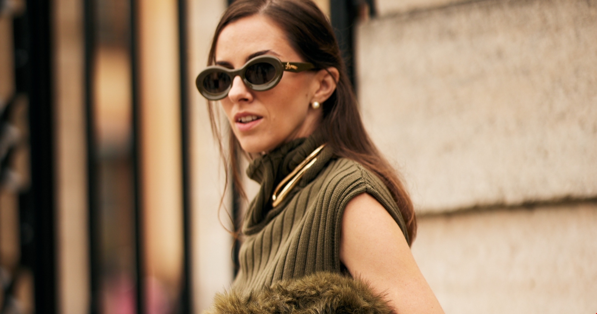 Το καφέ πουλόβερ από τη Mango που θα φορέσεις ακόμα και σε βραδινές εξόδους - εικόνα 3