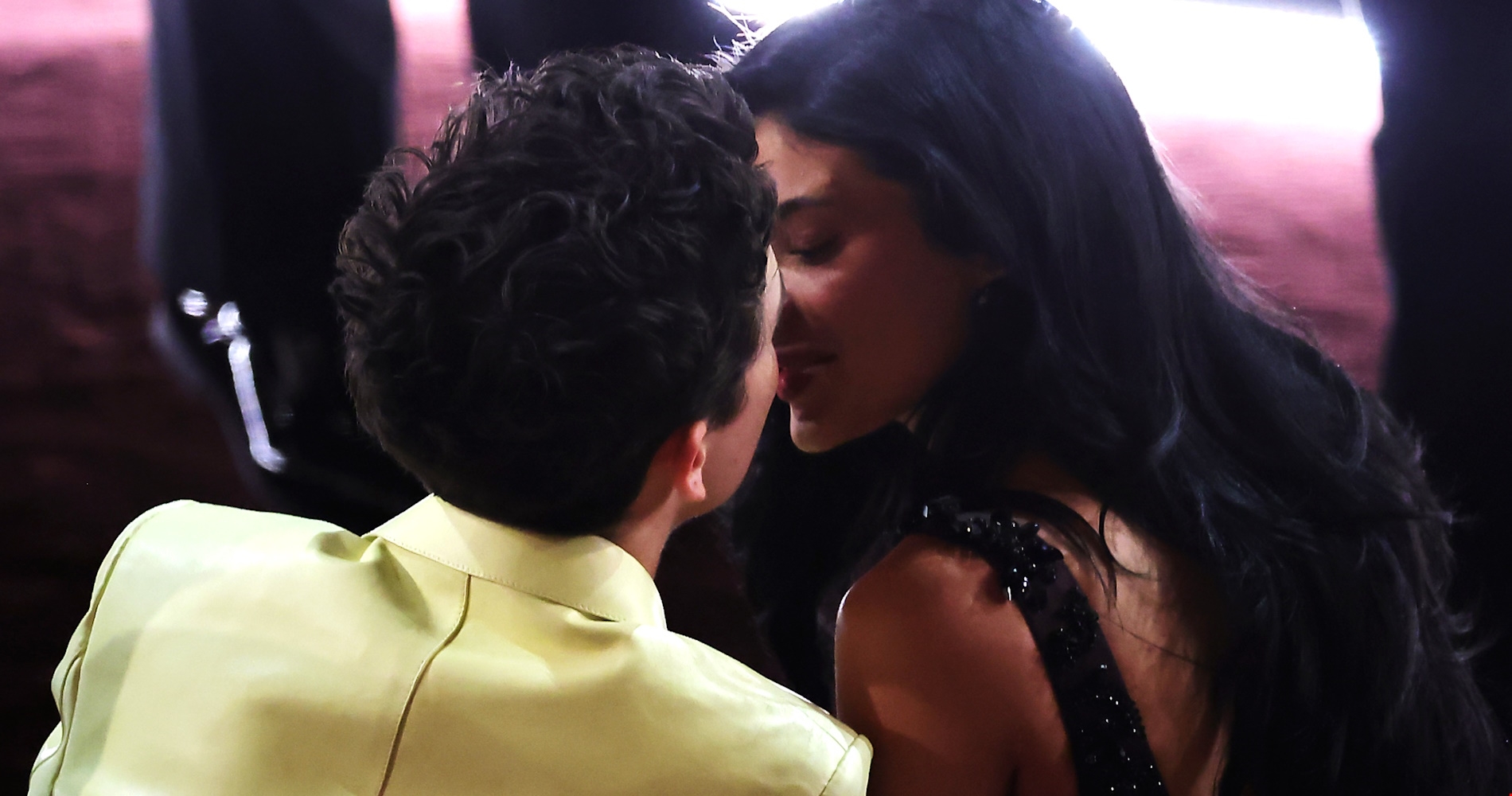 Kylie Jenner | H τολμηρή εμφάνιση σε αγώνα τένις δίπλα στον Timothée Chalamet - εικόνα 1