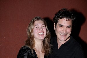 Η Τζένη Μπαλατσινού μας ανοίγει την εξοχική της κατοικία στην Πάτμο | Το παραδοσιακό ύφος, η μίνιμαλ διακόσμηση, τα ξύλινα και πέτρινα στοιχεία - εικόνα 1