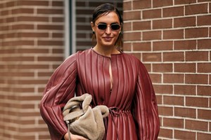 Το fashion hack των 10 δευτερολέπτων που θα σε βοηθήσει να δείχνεις πάντα κομψή - εικόνα 1