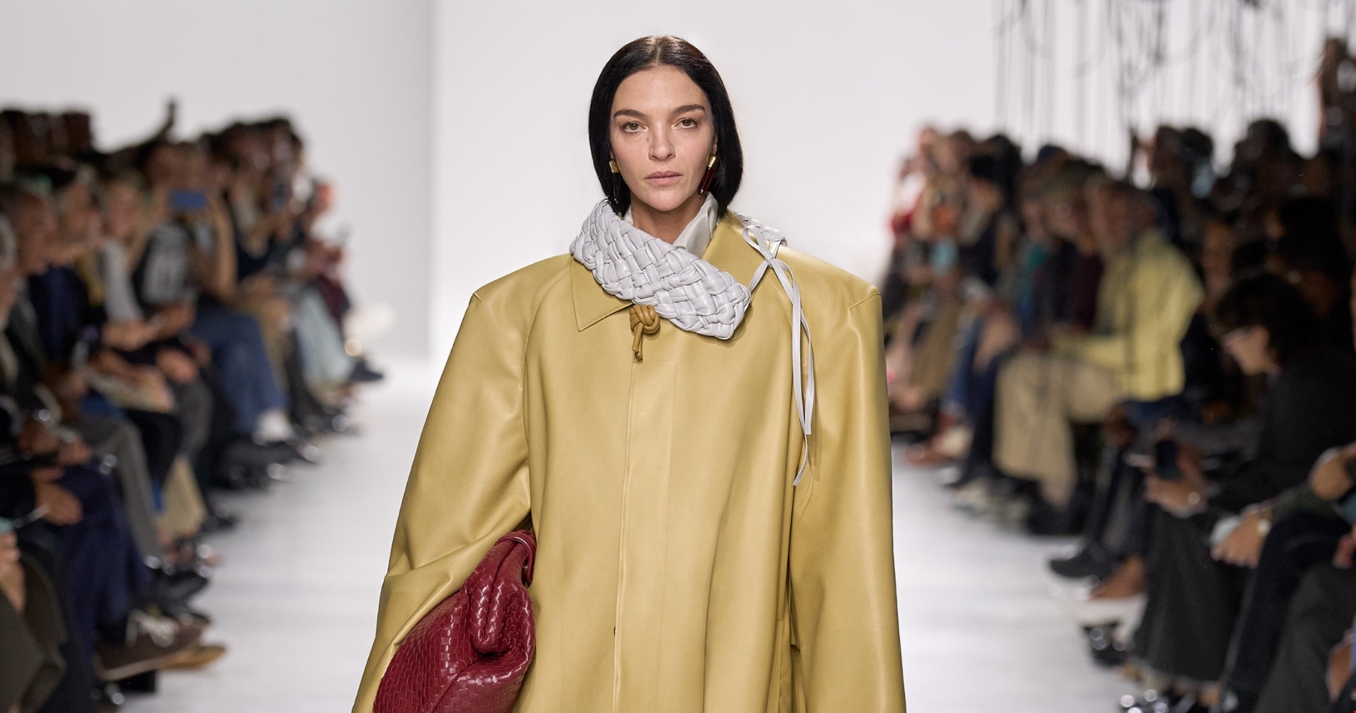 Kissable Lips | Αυτό το matte lip balm έχει πουδρένια υφή, πλούσιο χρώμα και κοστίζει μόλις 7,95 ευρώ - εικόνα 2