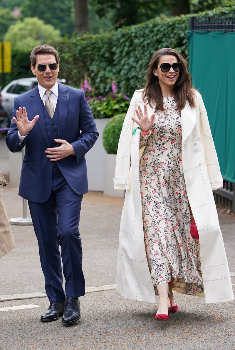 Tom Cruise - Hayley Atwell