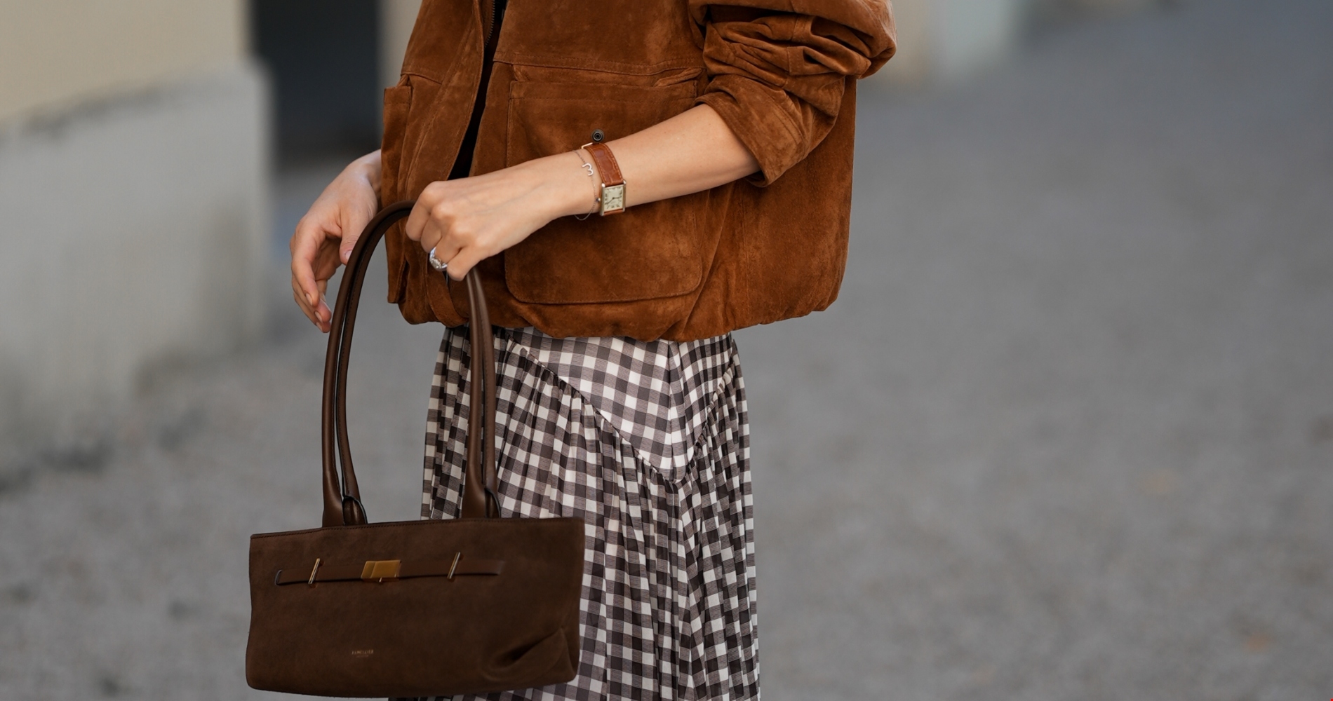 Red&nbsp;Halo&nbsp;Nails&nbsp;| Το τέλειο μανικιούρ για τη μετάβαση στον χειμώνα - εικόνα 1