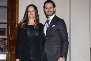 Πρίγκιπας Carl Philip - Πριγκίπισσα Sofia | H τρυφερή φωτογραφία με τα τέσσερα παιδιά τους - εικόνα 1