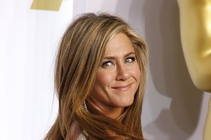 Jennifer Aniston | Το foundation στο οποίο ορκίζεται για φρέσκια επιδερμίδα - εικόνα 1