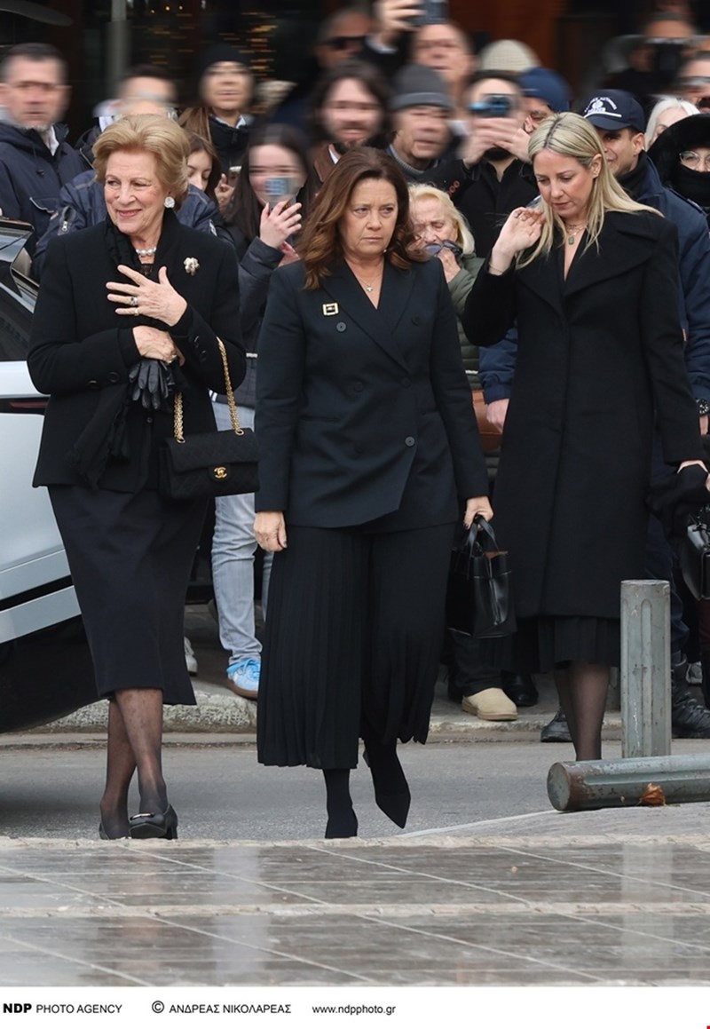 Η Αλεξία Ντε Γκρες με τη Zara μίνι τσάντα που μπορείς να αποκτήσεις τώρα σε έκπτωση