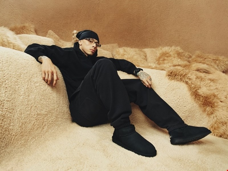 UGG