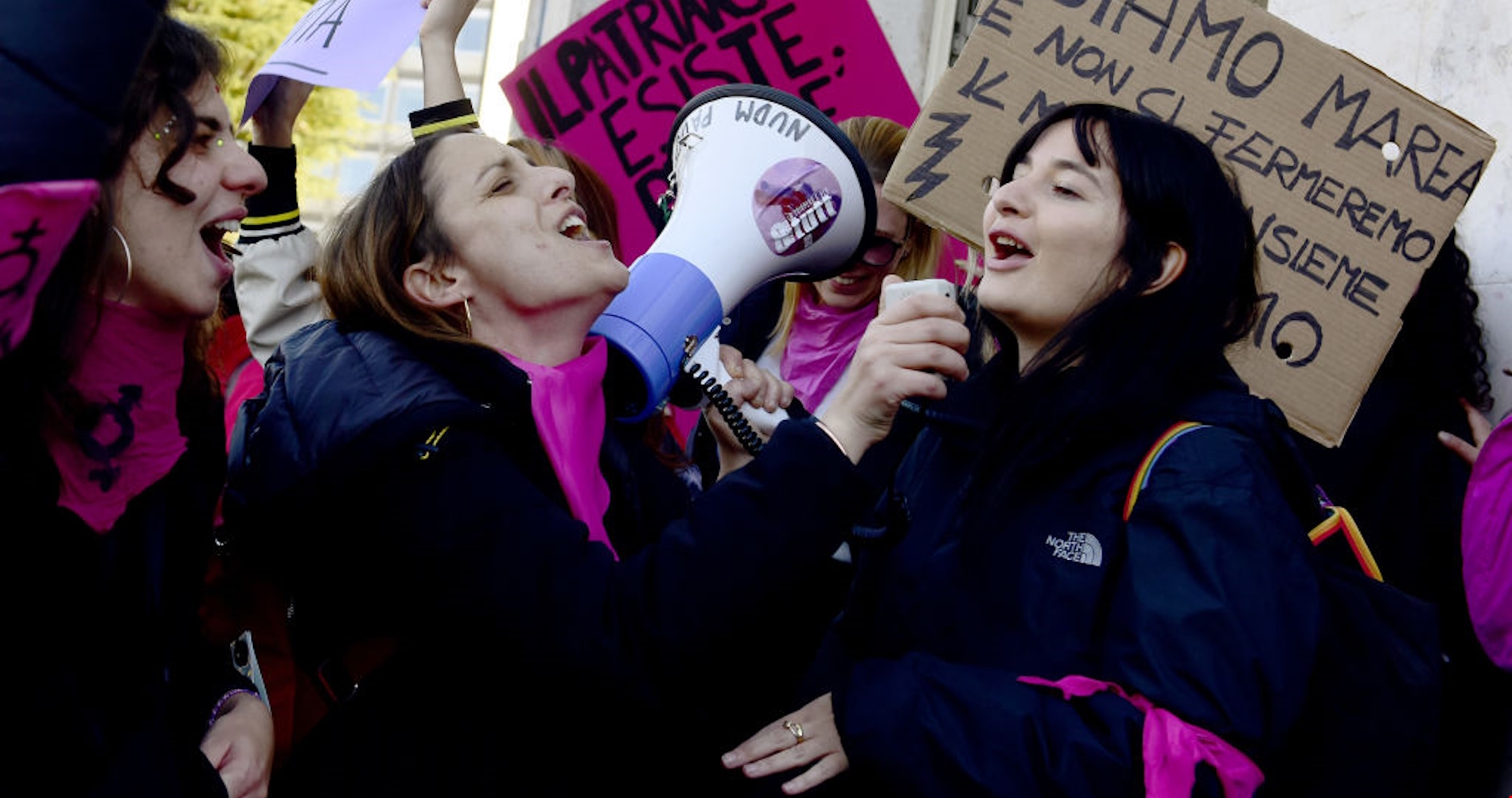 Διεθνής Ημέρα για την Εξάλειψη της Βίας κατά των Γυναικών | To viral τραγούδι που χρησιμοποιούν οι γυναίκες στο TikTok για να καταγγείλουν τον βιασμό τους