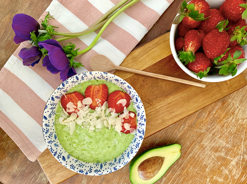 Smoothie Bowl με αβοκάντο