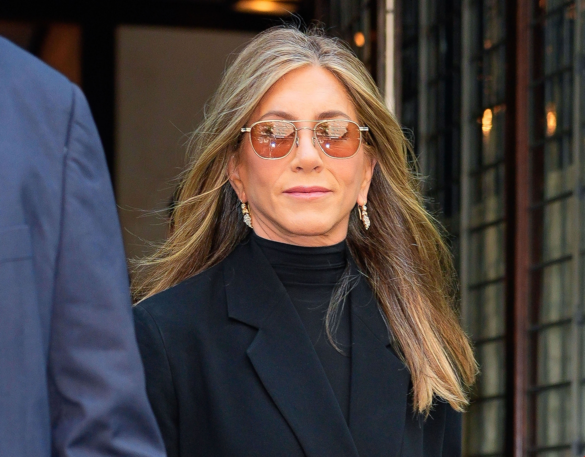 Jennifer Aniston | Τα πρώτα Χριστούγεννα με τον νέο της σύντροφο - Στιγμιότυπα από το σπίτι της στο Hollywood - εικόνα 1