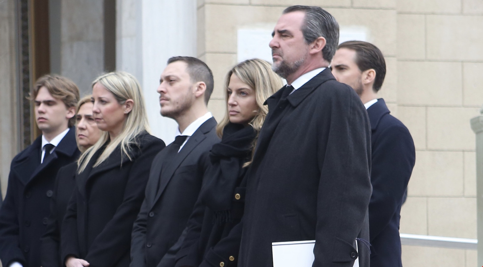 Δεν είναι μόνο ο Νικόλαος Ντε Γκρες! Η παρουσία ενός ακόμη βαφτισιμιού της Ειρήνης στην κηδεία της