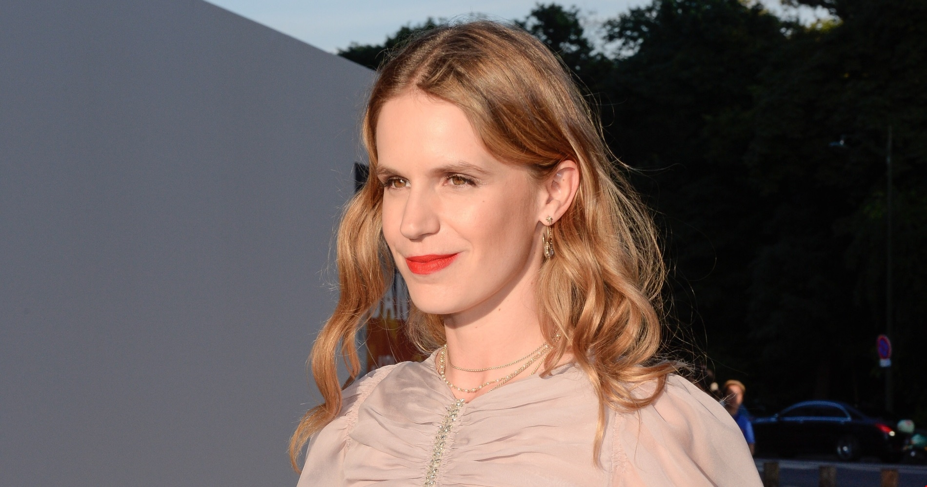 Η Ευγενία Νιάρχου σε ανέμελες στιγμές στο εξωτερικό | Το διαφορετικό φωτογραφικό της άλμπουμ - εικόνα 1