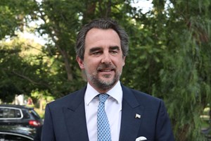 Χρυσή Βαρδινογιάννη - Νικόλαος Ντε Γκρες | Πάσχα στο ελληνικό νησί που τους ενώνει - εικόνα 3