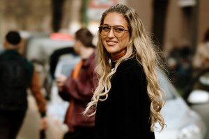 Πώς θα διατηρήσεις το mood διακοπών στο στιλ σου ακόμα κι αν βρίσκεσαι στην πόλη - εικόνα 1