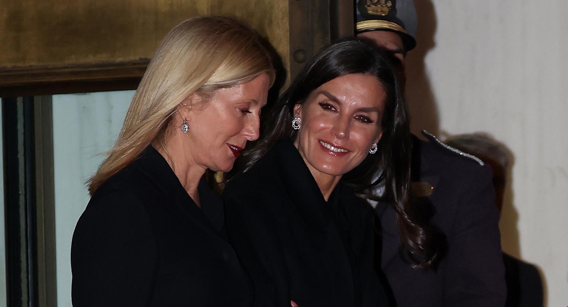 Nina Flohr & Φίλιππος Ντε Γκρες | Κοινές διακοπές στις Σπέτσες με τον Παύλο και τη Marie Chantal; - εικόνα 1