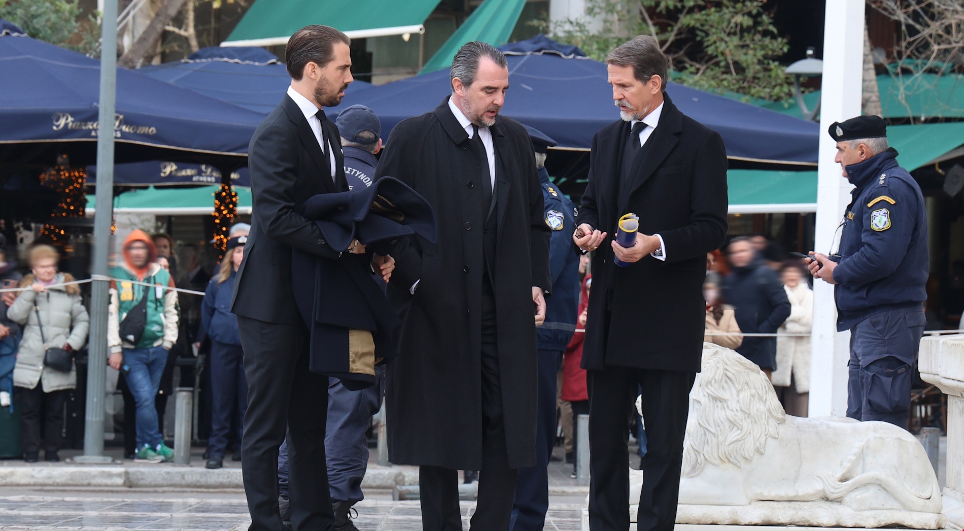 Το τελευταίο αντίο στην Ειρήνη | Οι αφίξεις στη Μητρόπολη Αθηνών