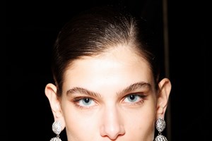 Το λεπτόρρευστο αντηλιακό στο οποίο ορκίζεται η Βάσια Κωσταρά είναι το must για το καλοκαιρινό νεσεσέρ σου - εικόνα 2