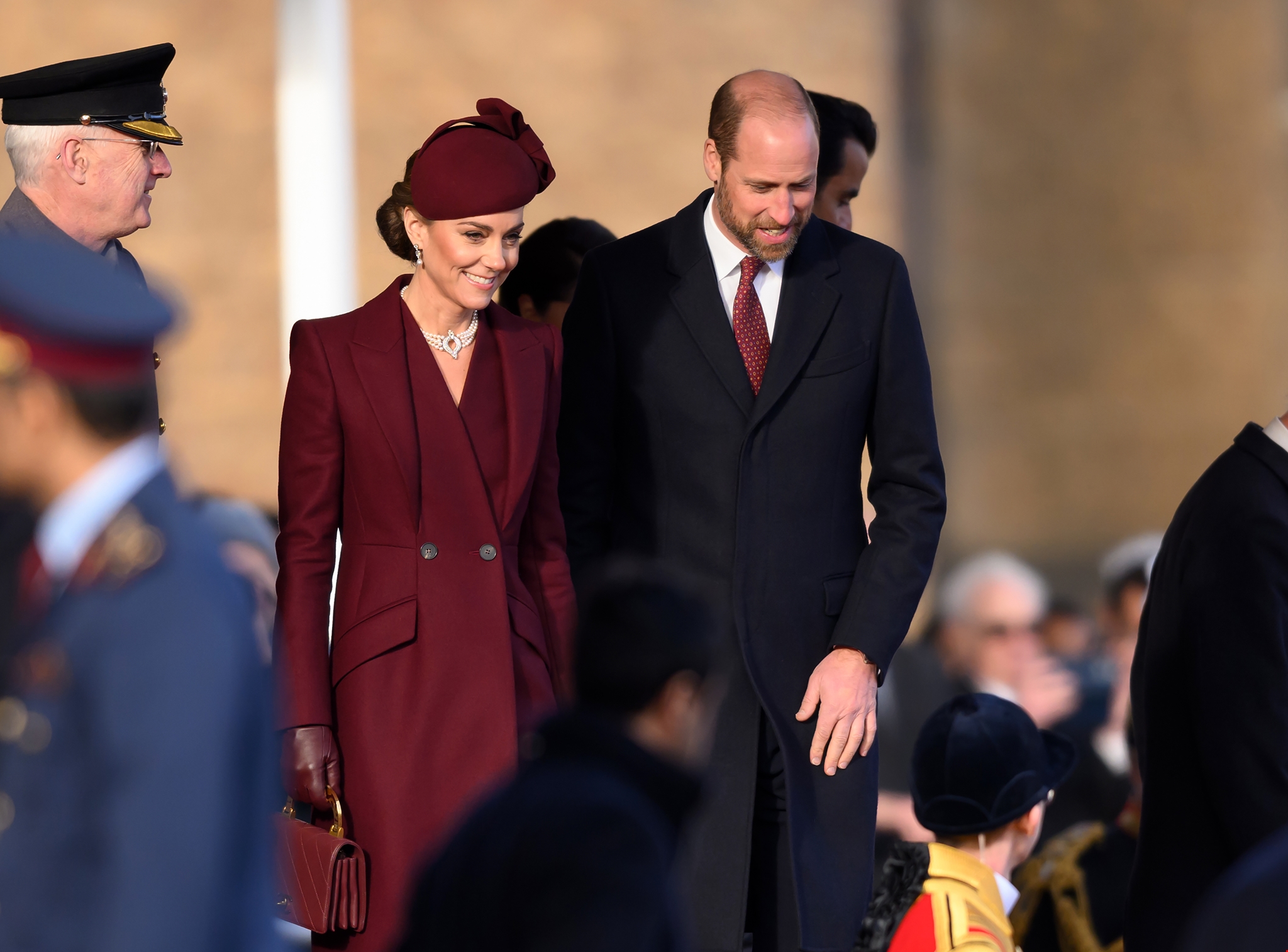 Το&nbsp;μήνυμα της Meghan Markle&nbsp;μετά το φιλί της Kate και του William - εικόνα 1