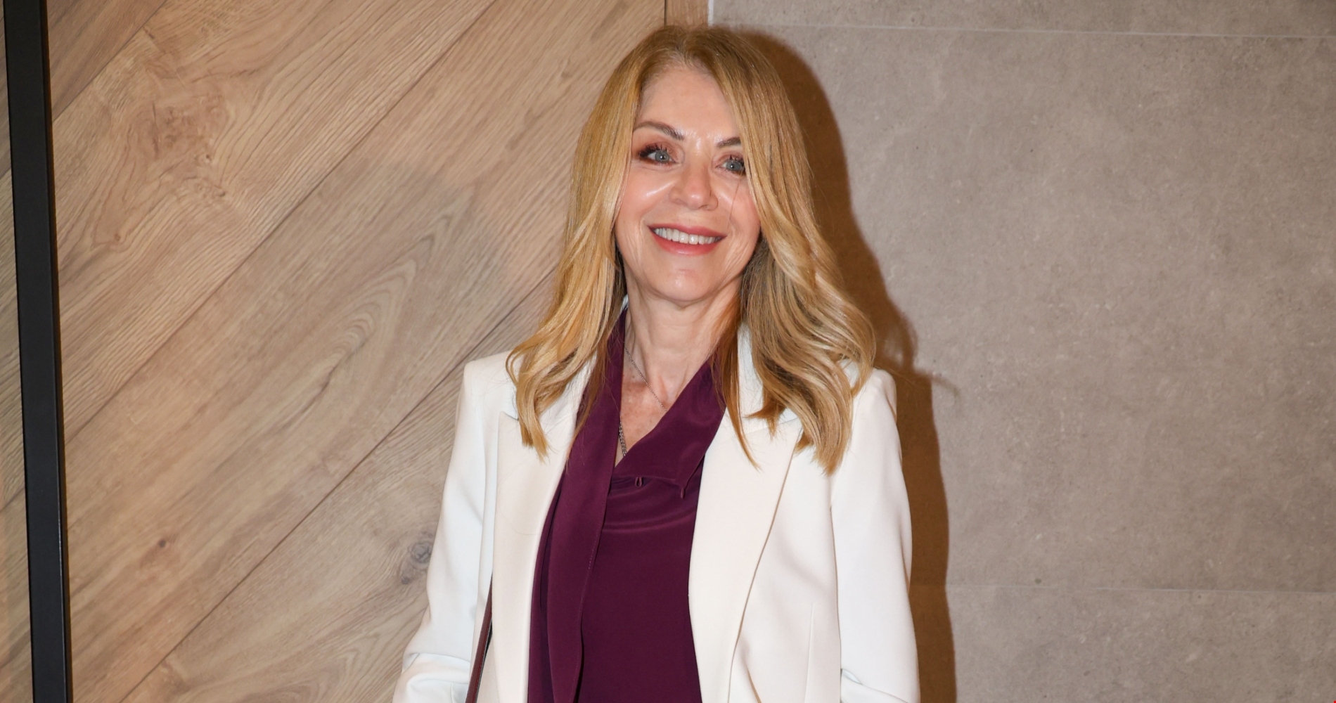 Έλλη Στάη | Η εμφάνιση σε χριστουγεννιάτικο bazaar με total black look και τσάντα Dior - εικόνα 4