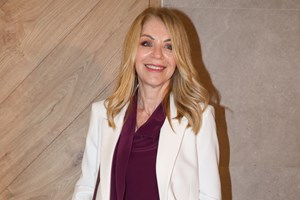 Έλλη Στάη | Η εμφάνιση σε χριστουγεννιάτικο bazaar με total black look και τσάντα Dior - εικόνα 4