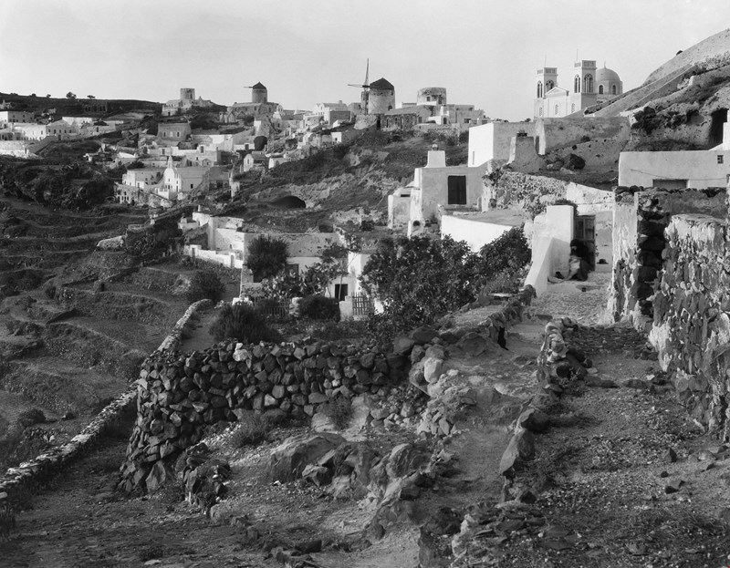 nelly's santorini