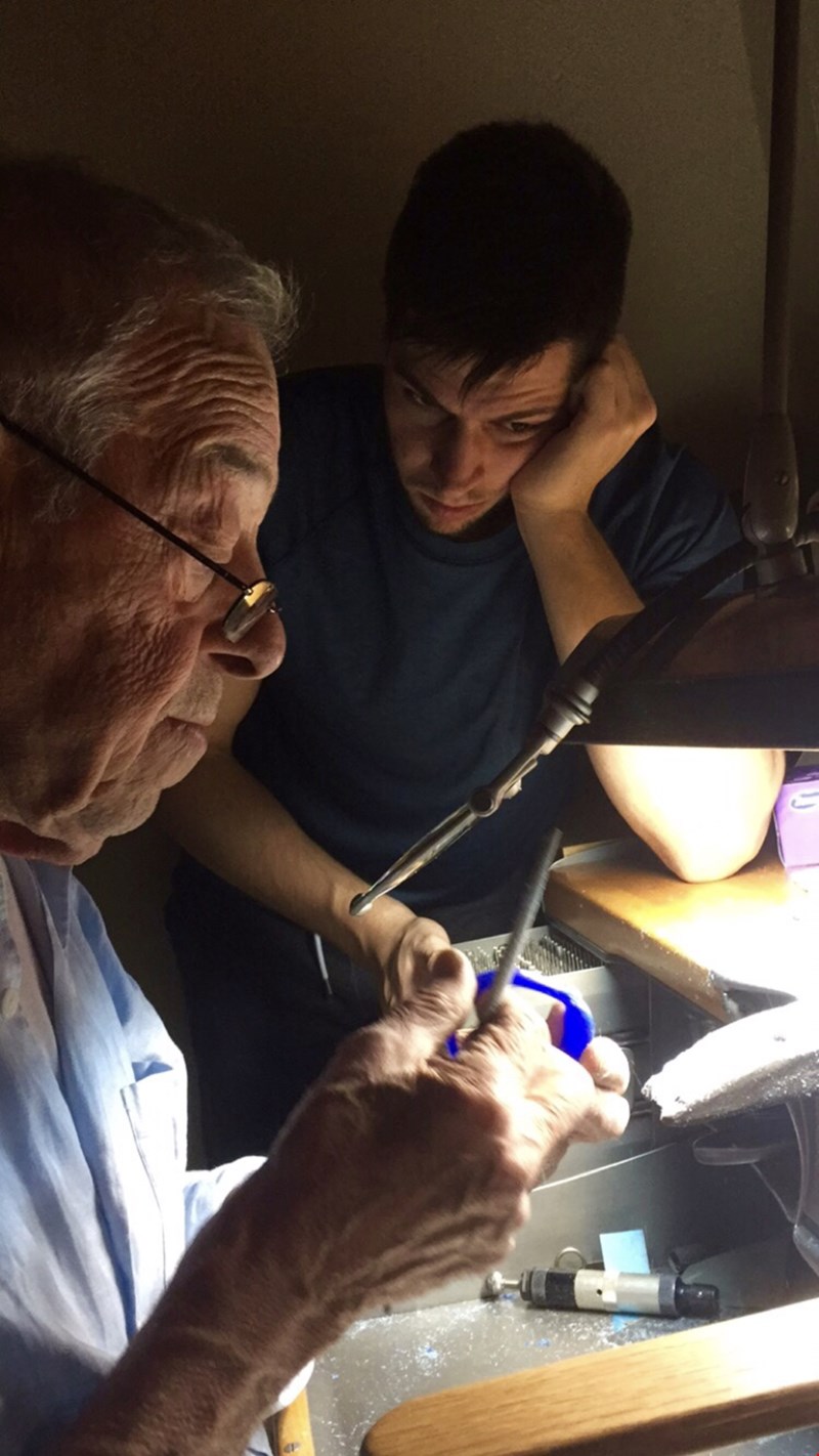 Minas working with Promitheas
