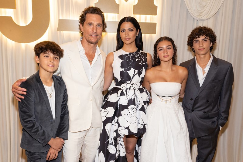 Livingston McConaughey, Matthew McConaughey, Camila Alves McConaughey, Vida McConaughey και Levi McConaughey