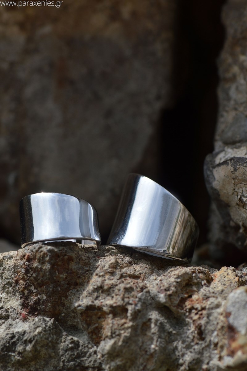 παραχενιεσ