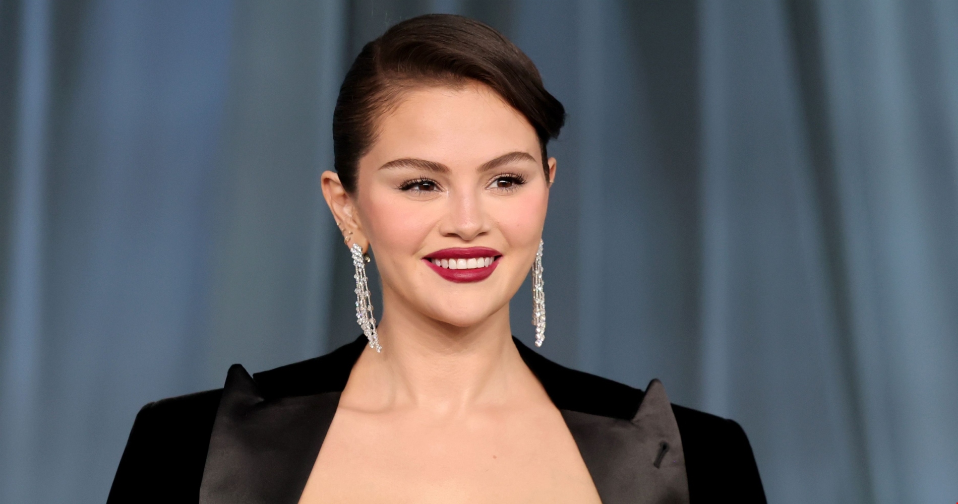 Christmas Hairstyles | 4 διαχρονικά χτενίσματα για γυναίκες με μακριά μαλλιά - εικόνα 2