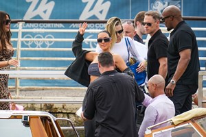 Solo στη Βενετία o Orlando Bloom | Η hot συνάντηση με την Kim Kardashian - εικόνα 2